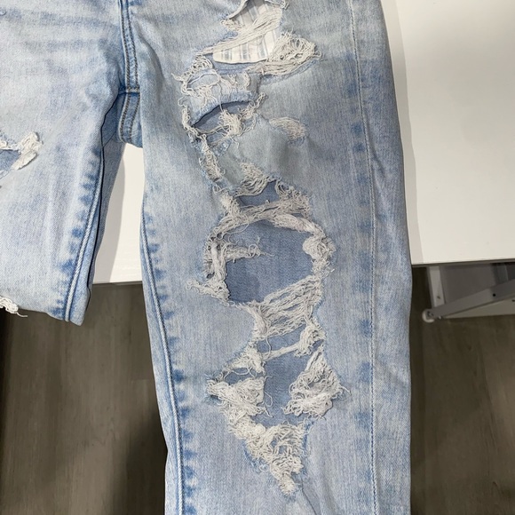 Distressed American Eagle Jeans - Picture 12 of 12